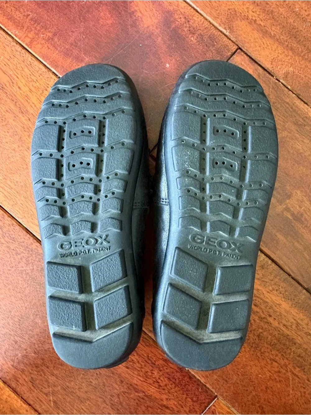 Geox Respira Boys Black Leather Slip-On Loafers EU 26 Like New